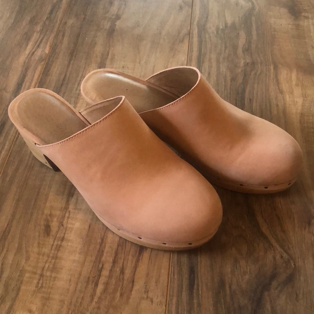 Light pink Madewell Clogs